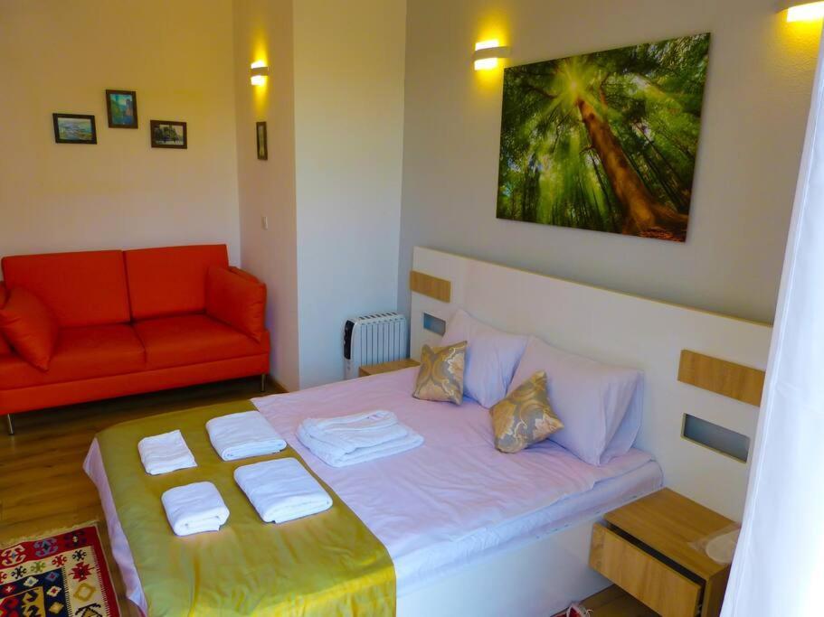 Live-Inn Stunning Apartment On Azneft Sq With President Palace & Old City Views Баку Экстерьер фото